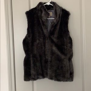 BANANA REPUBLIC FAUX FUR VEST